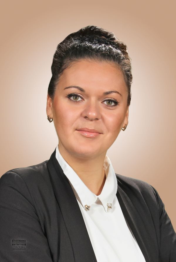 Попова Римма Размиковна.